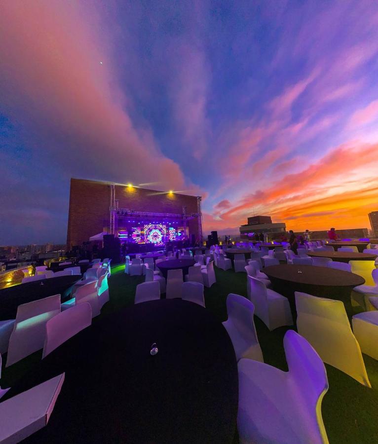 Hotel Dann Carlton Barranquilla Y Centro De Convenciones Екстер'єр фото The View Rooftop