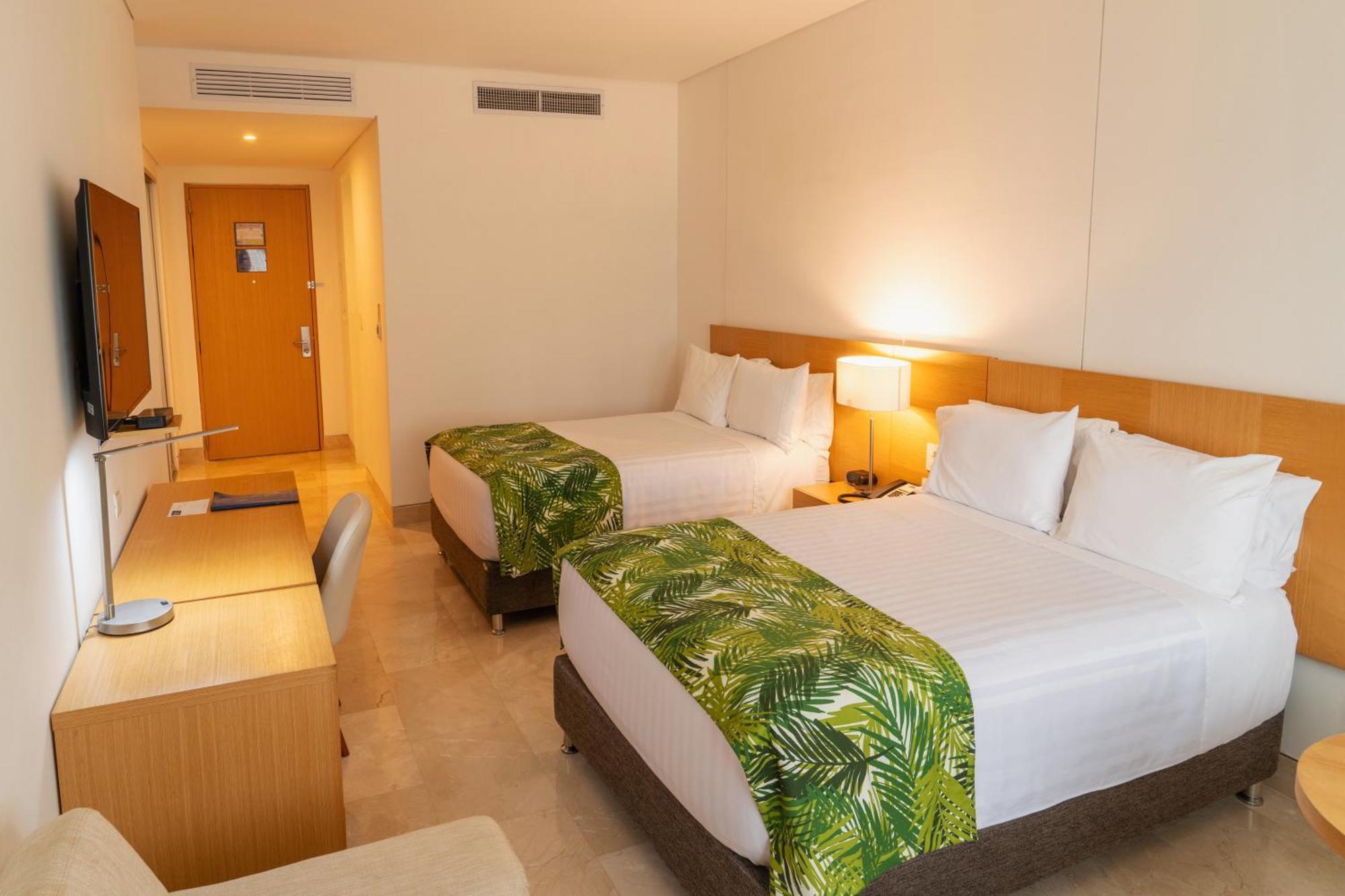 Hotel Dann Carlton Barranquilla Y Centro De Convenciones Екстер'єр фото A room at the Sheraton Waikiki