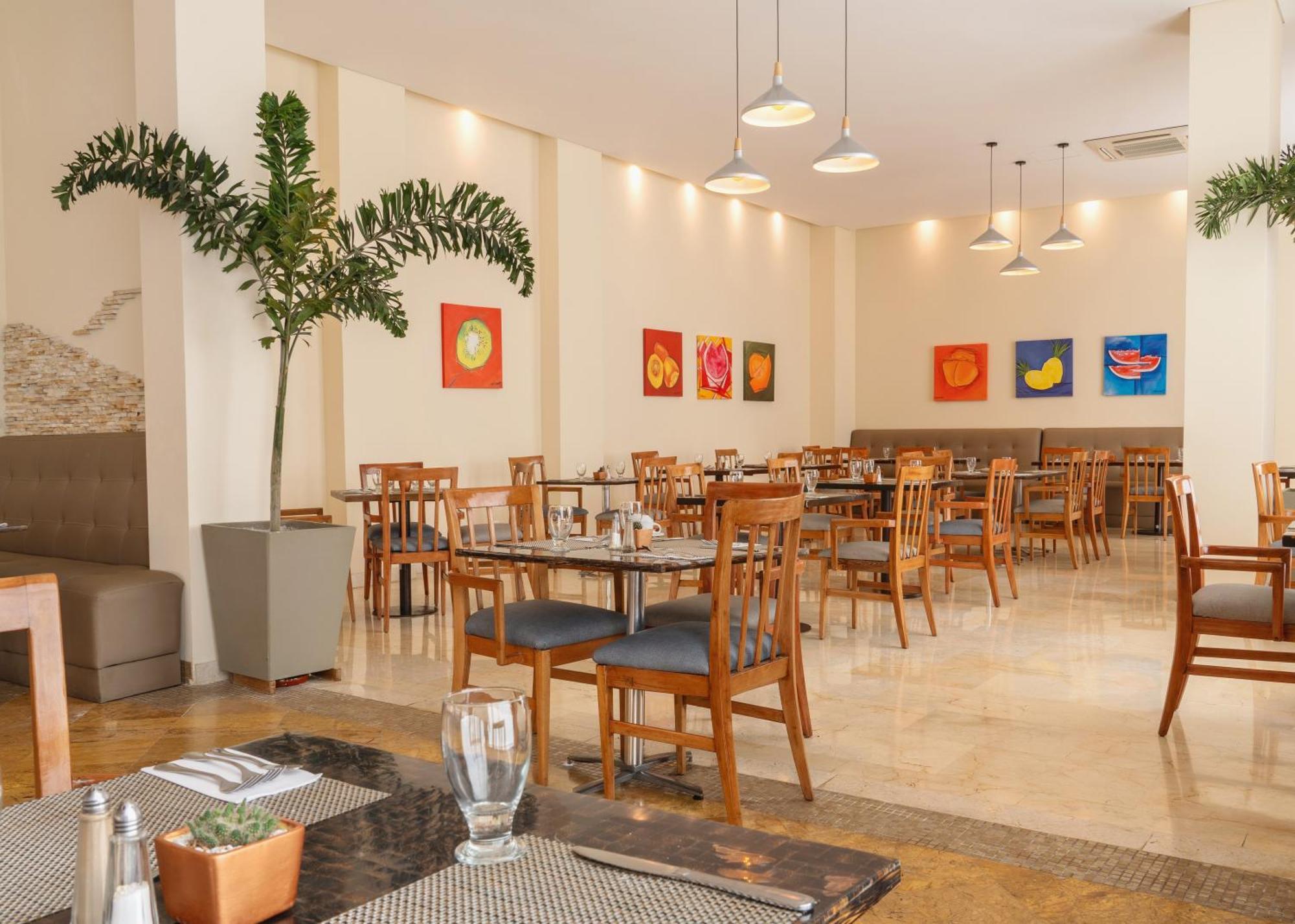 Hotel Dann Carlton Barranquilla Y Centro De Convenciones Екстер'єр фото The restaurant