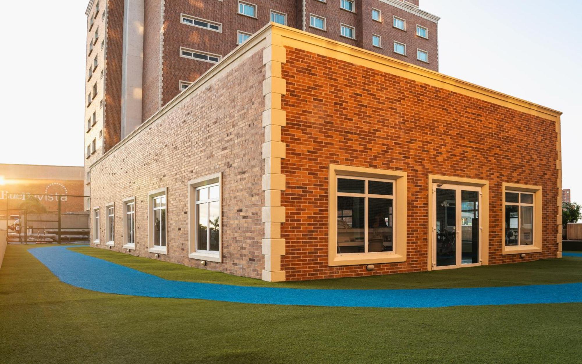 Hotel Dann Carlton Barranquilla Y Centro De Convenciones Екстер'єр фото The exterior of the school's building