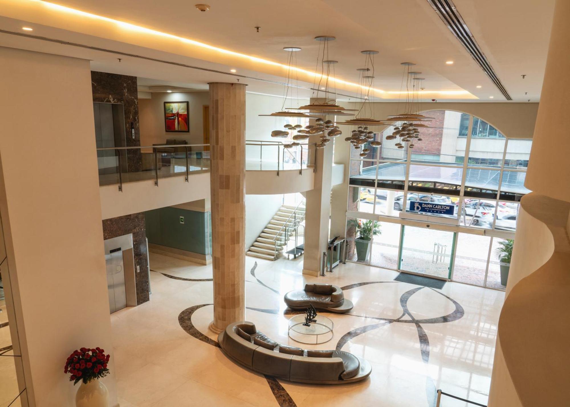 Hotel Dann Carlton Barranquilla Y Centro De Convenciones Екстер'єр фото The lobby of the hospital