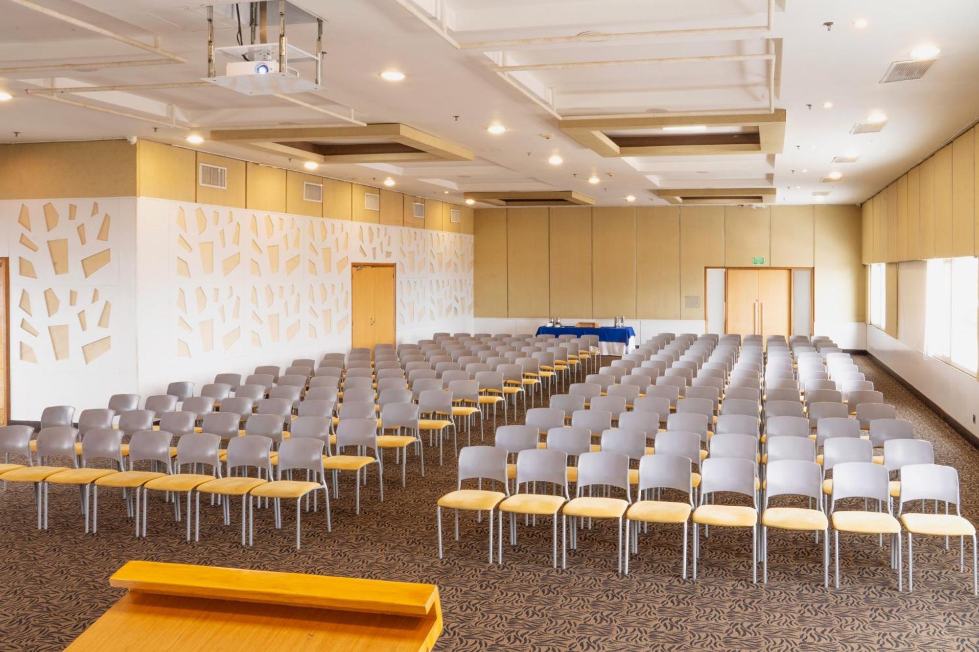 Hotel Dann Carlton Barranquilla Y Centro De Convenciones Екстер'єр фото The main conference room
